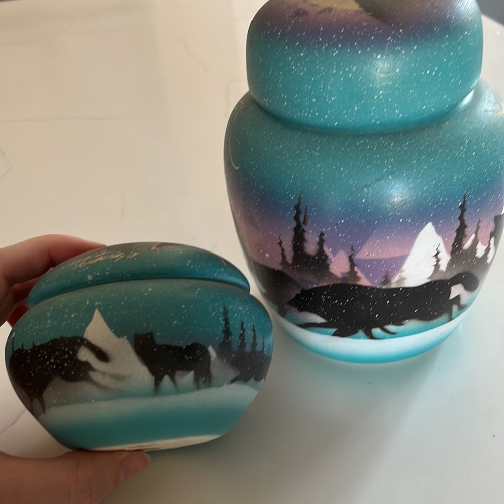 Hozoni Pottery - Picture 2 of 3